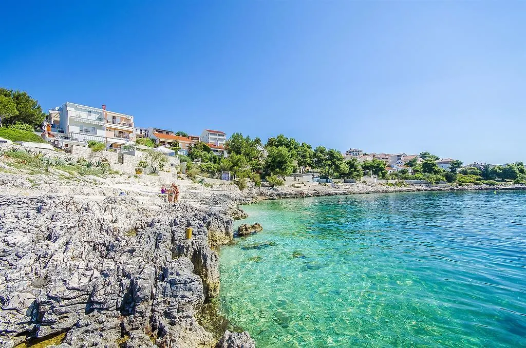 Apartments Nives Trogir