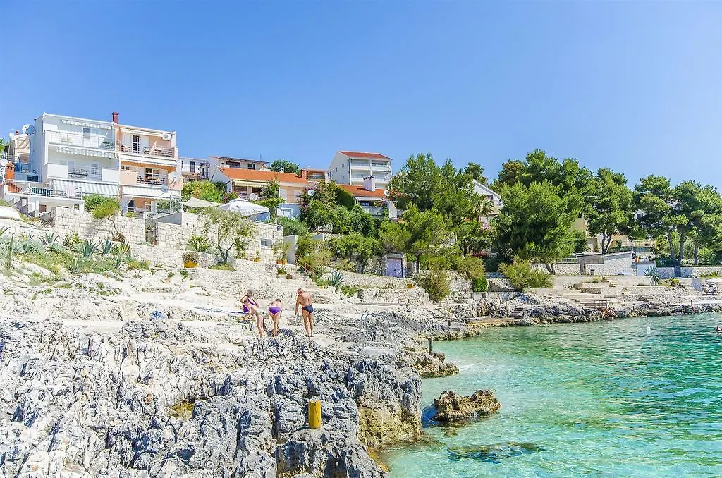 Apartments Nives Trogir Hırvatistan