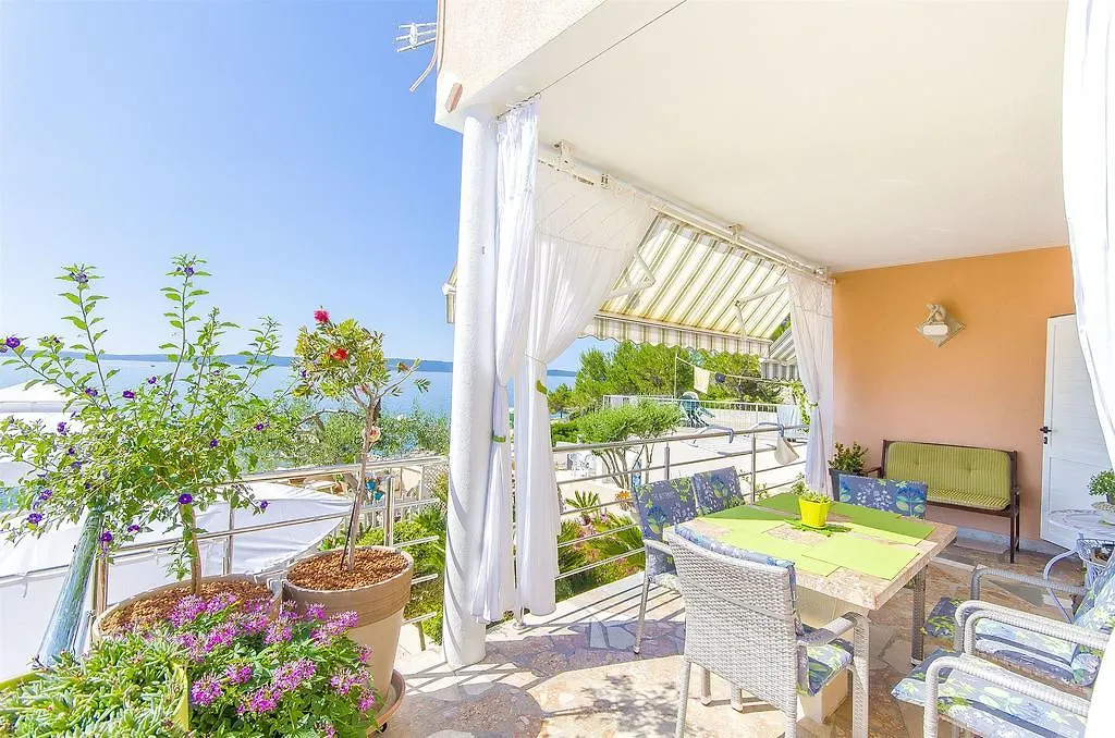Apartments Nives Trogir
