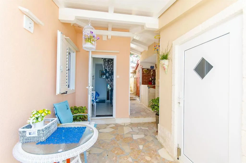 Apartments Nives Trogir